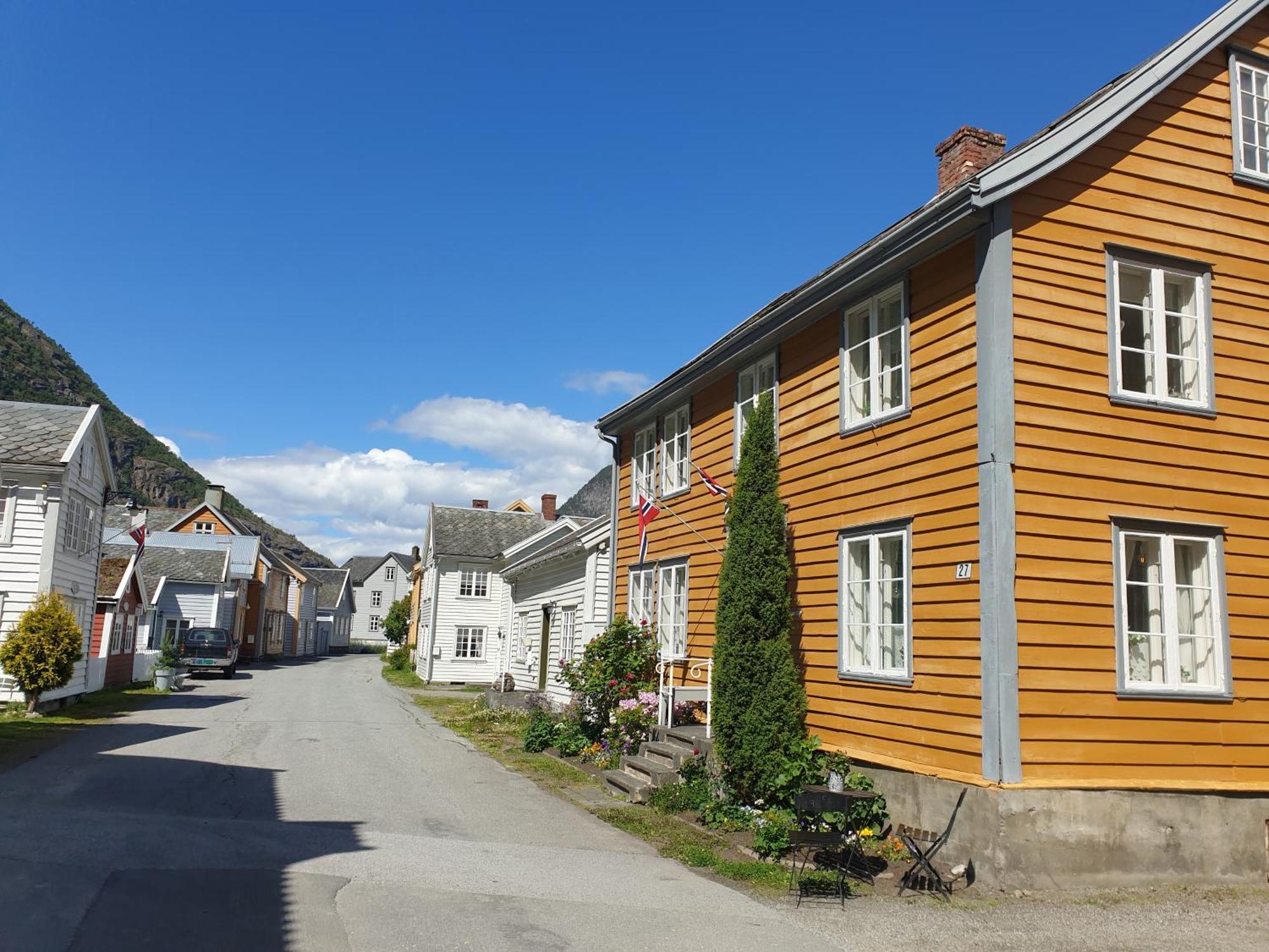 Вилла Kvammehuset Pa Gamle Лердалсёйри Экстерьер фото