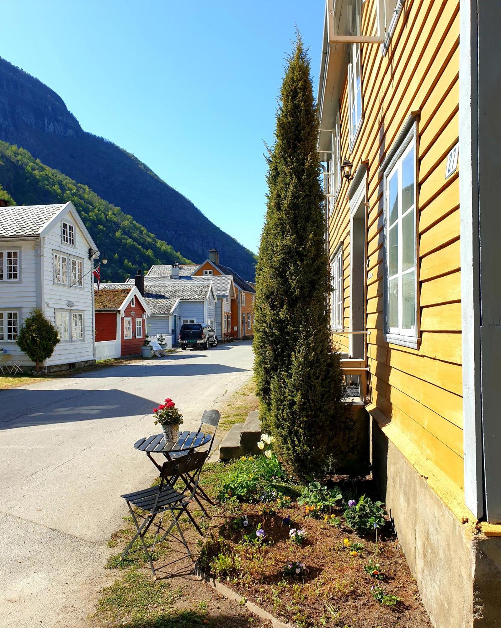 Вилла Kvammehuset Pa Gamle Лердалсёйри Экстерьер фото