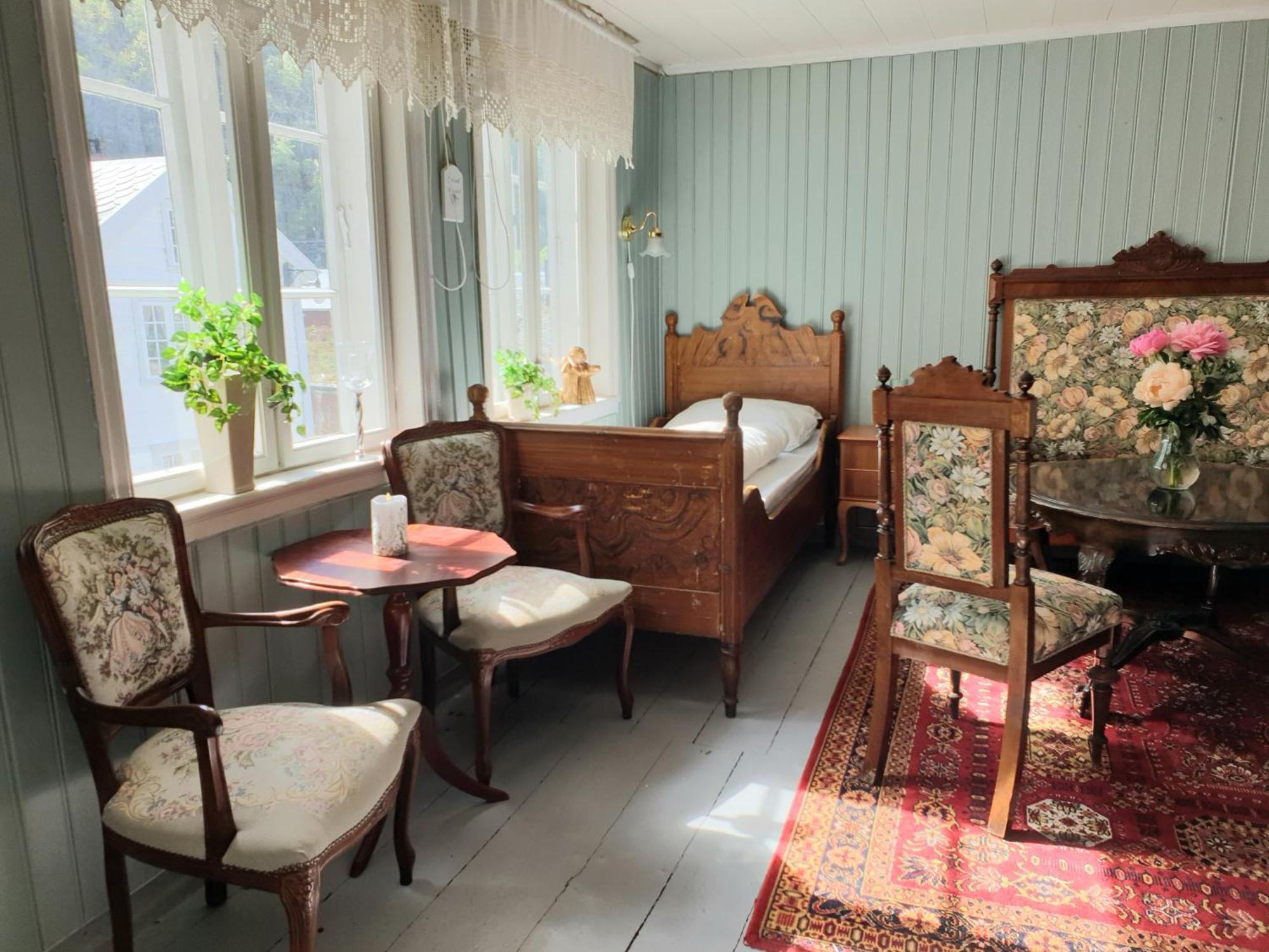 Вилла Kvammehuset Pa Gamle Лердалсёйри Экстерьер фото